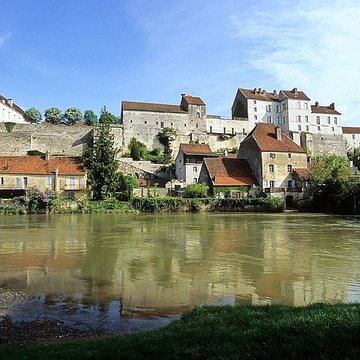 Enceinte médiévale de Pesmes