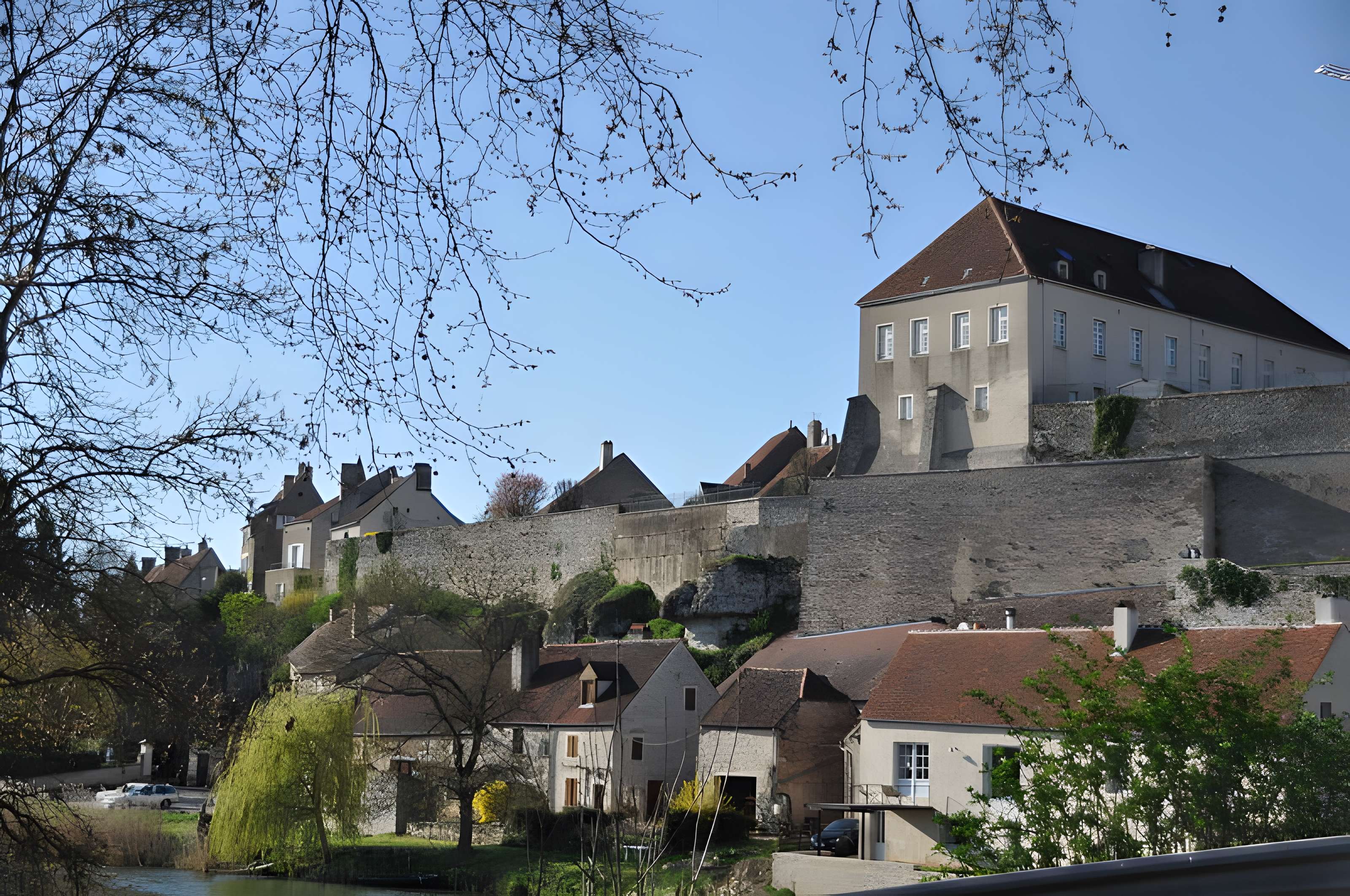 Enceinte médiévale de Pesmes