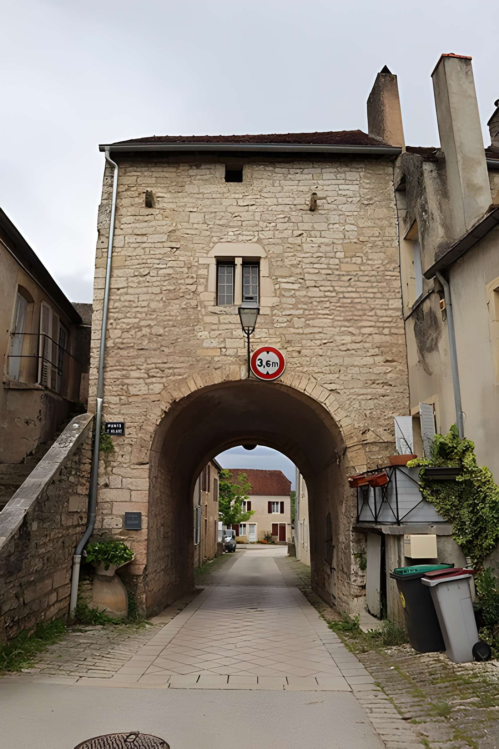 Enceinte médiévale de Pesmes