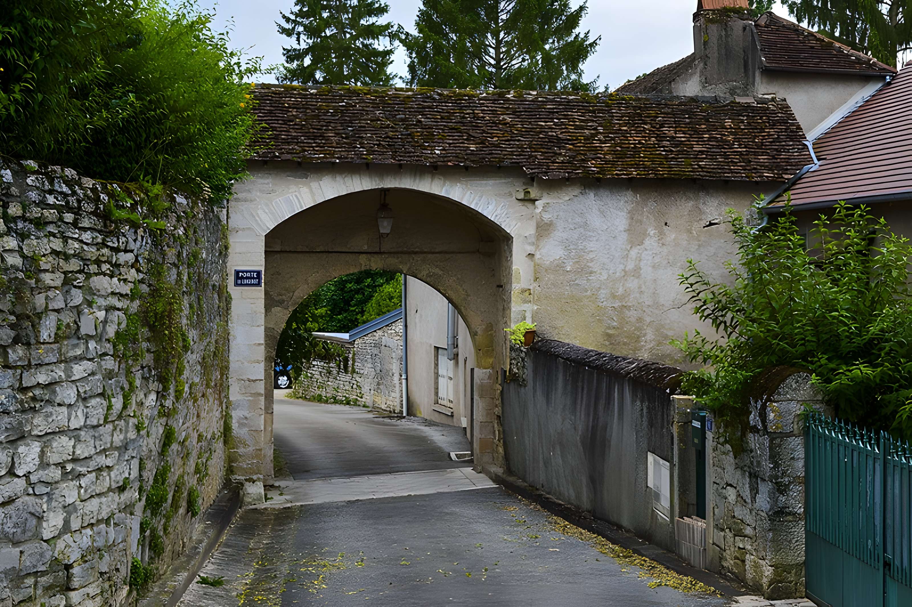 Enceinte médiévale de Pesmes