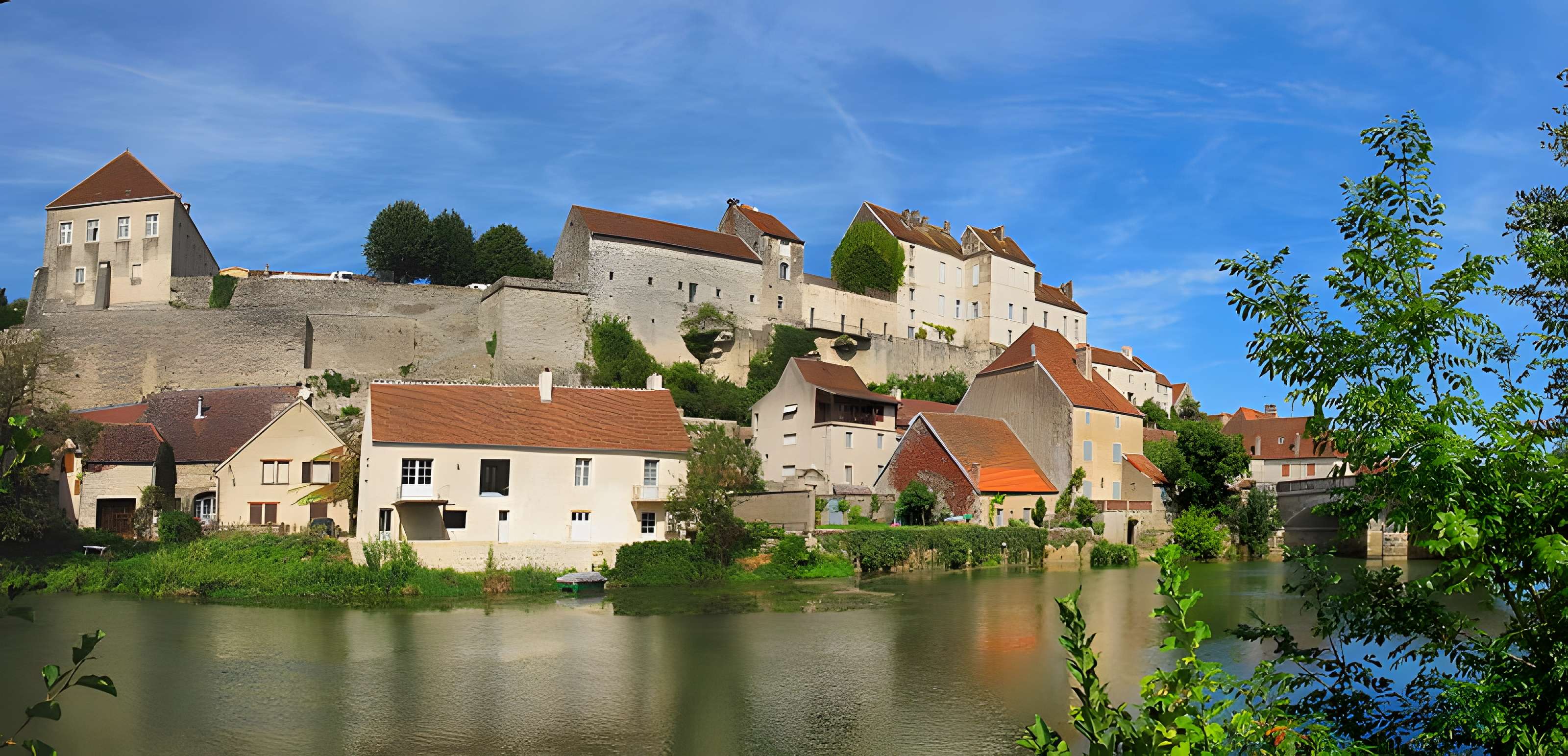 Enceinte médiévale de Pesmes