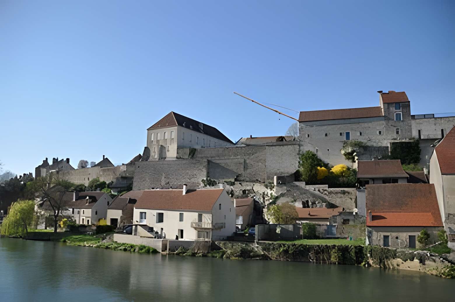 Enceinte médiévale de Pesmes 