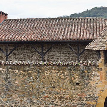 ferme a galerie de saint victor et les vouttes a ternand