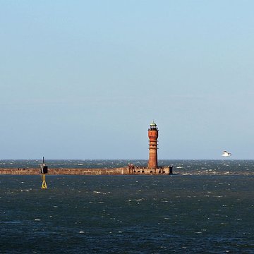 Feu Saint-Pol, situé jetée de Saint-Pol