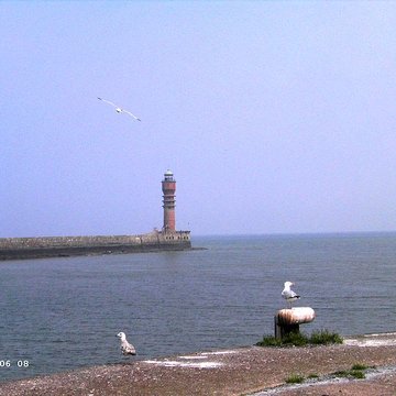 Feu Saint-Pol, situé jetée de Saint-Pol