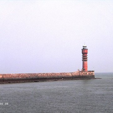 Feu Saint-Pol, situé jetée de Saint-Pol
