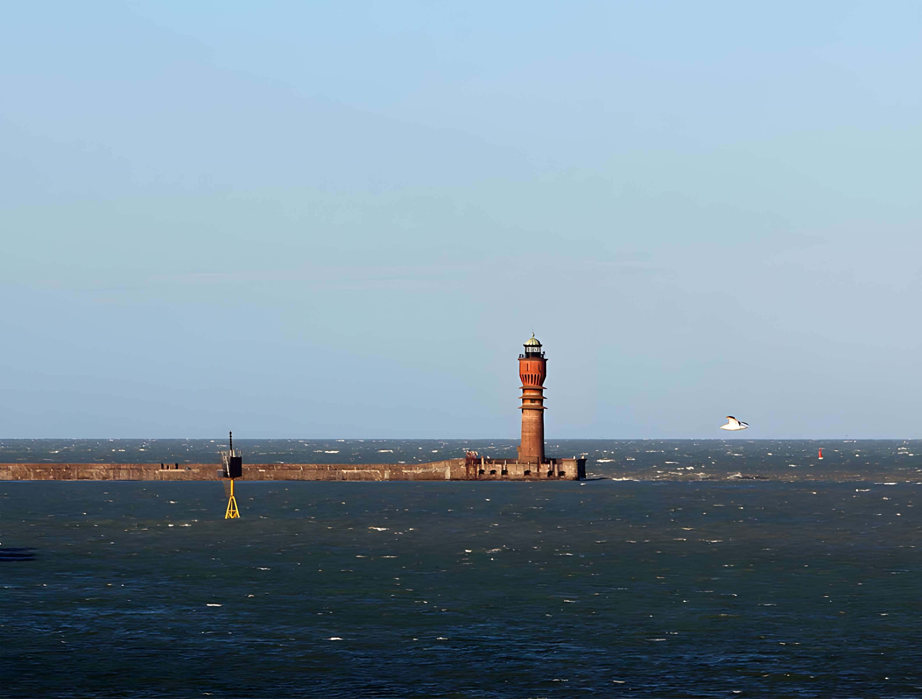 Feu Saint-Pol, situé jetée de Saint-Pol