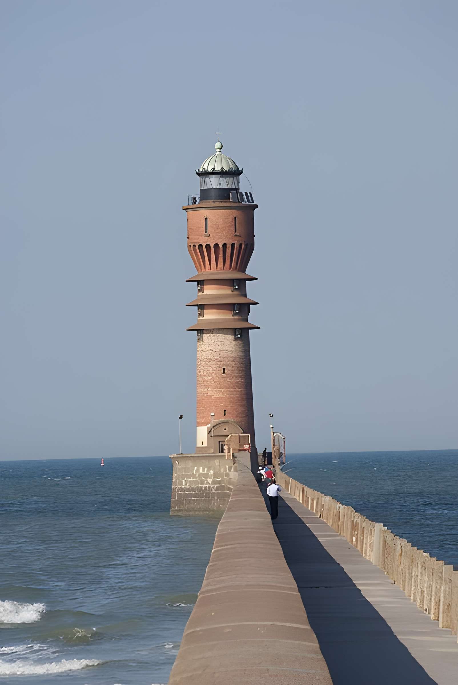 Feu Saint-Pol, situé jetée de Saint-Pol