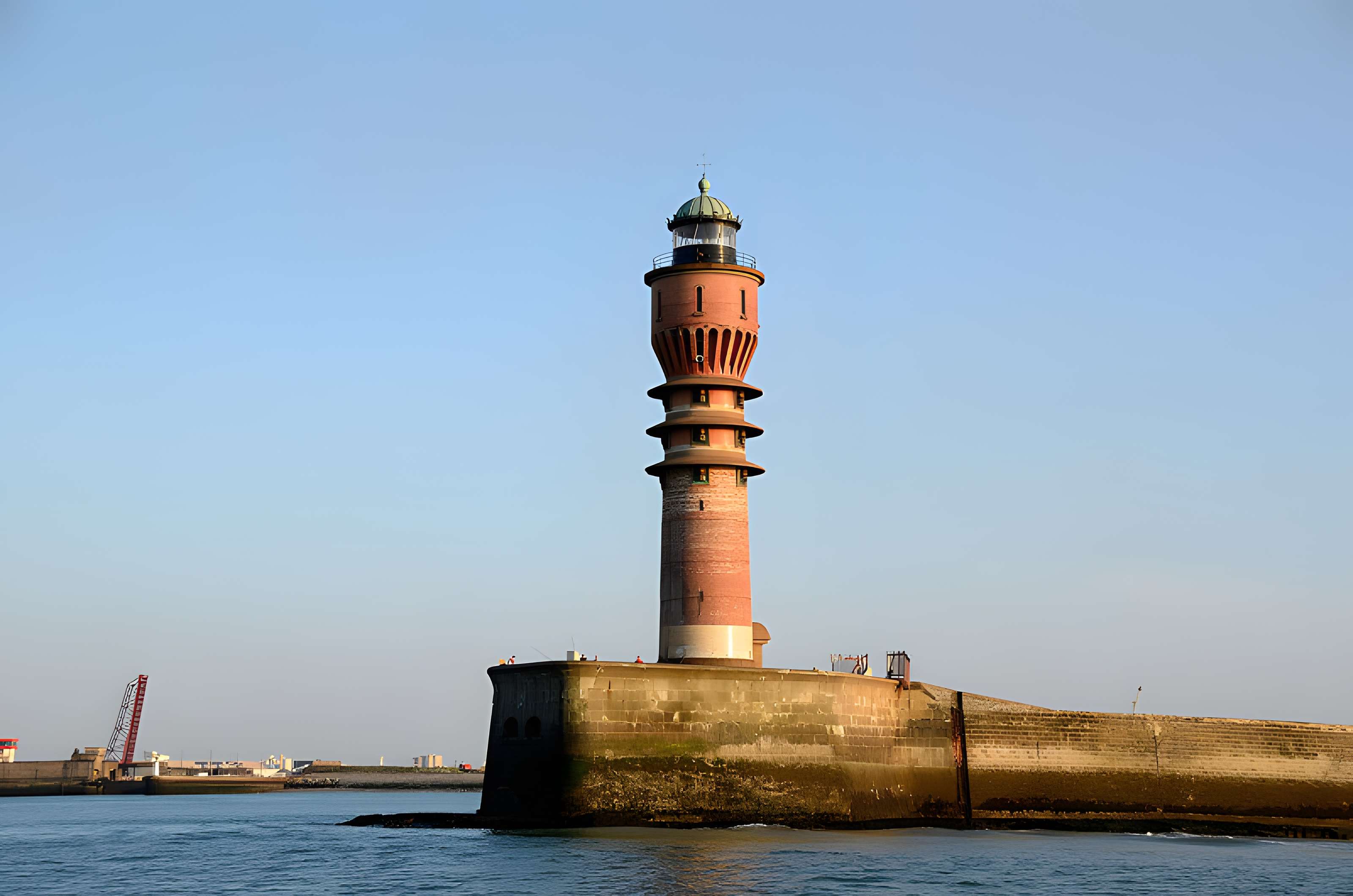 Feu Saint-Pol, situé jetée de Saint-Pol