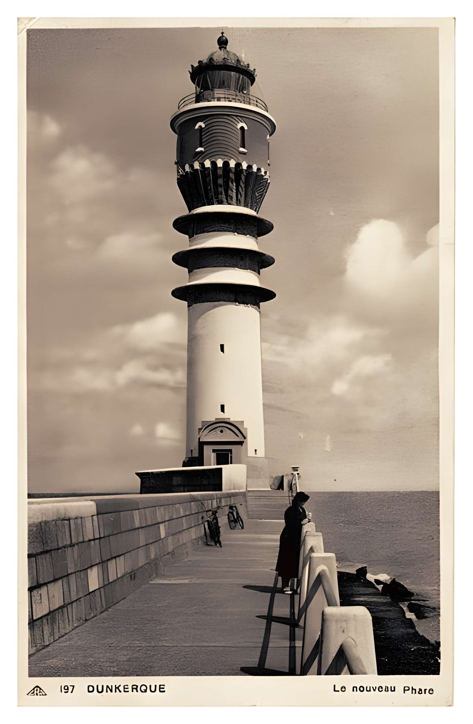 Feu Saint-Pol, situé jetée de Saint-Pol