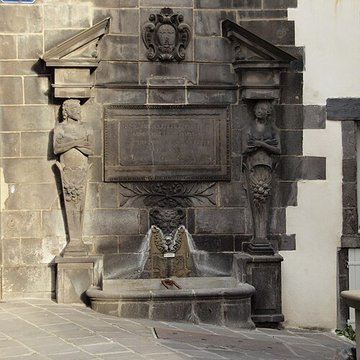 Fontaine dAdam et Ève de Riom