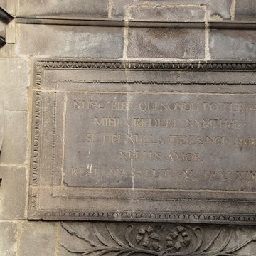 Fontaine dAdam et Ève de Riom