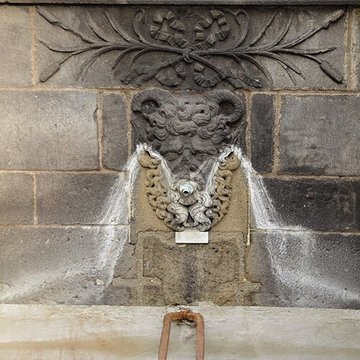 Fontaine dAdam et Ève de Riom