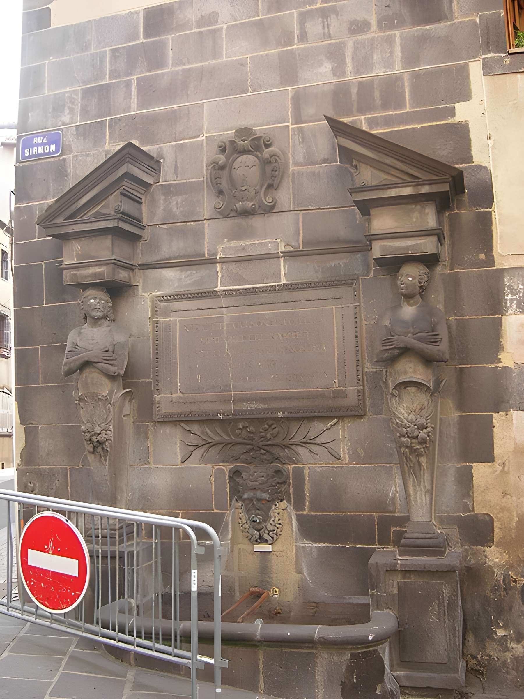 Fontaine d'Adam et Ève de Riom