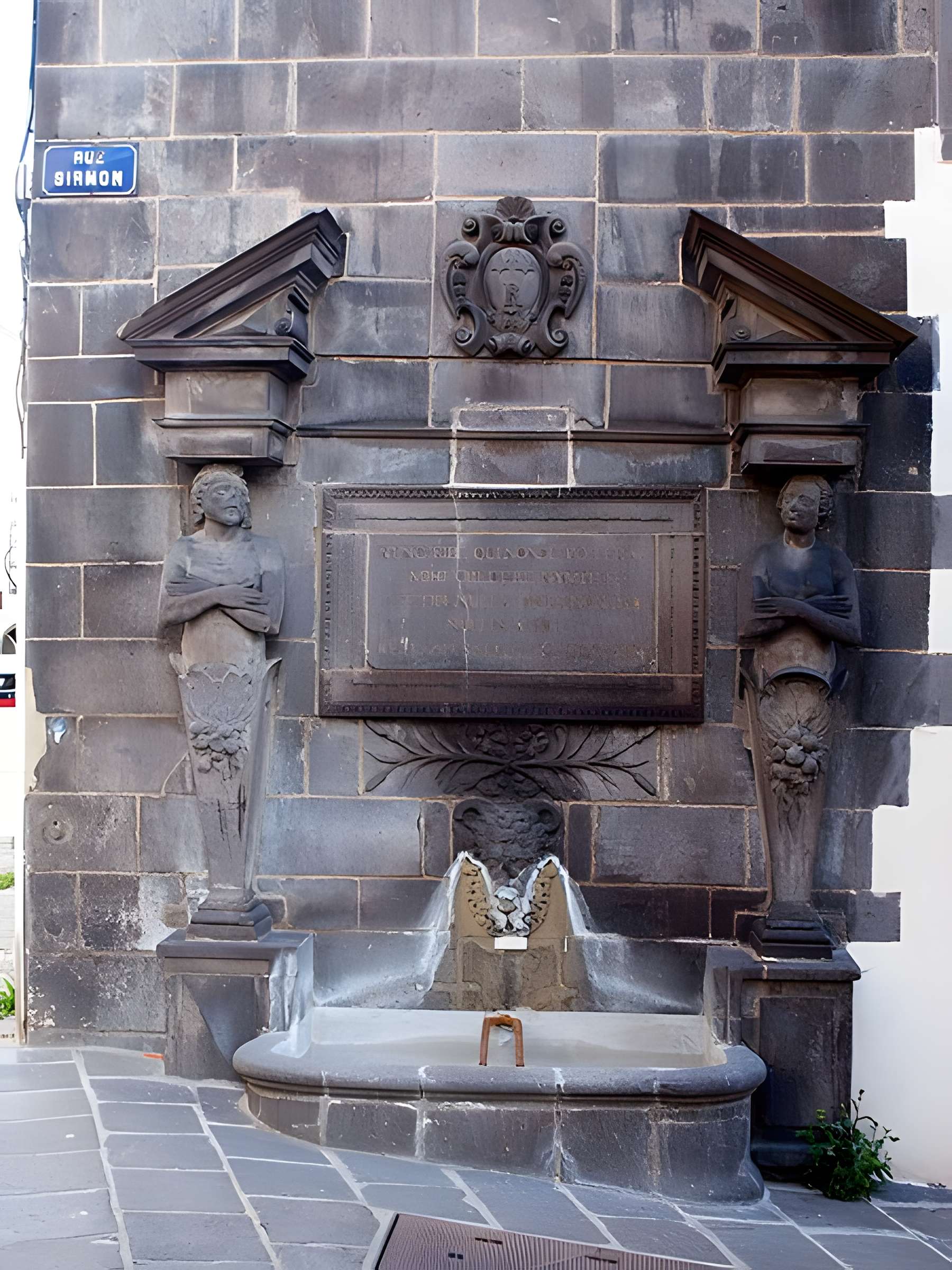 Fontaine d'Adam et Ève de Riom