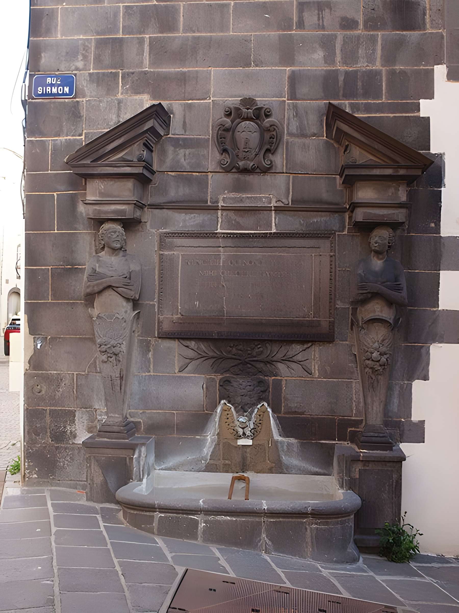 Fontaine d'Adam et Ève de Riom