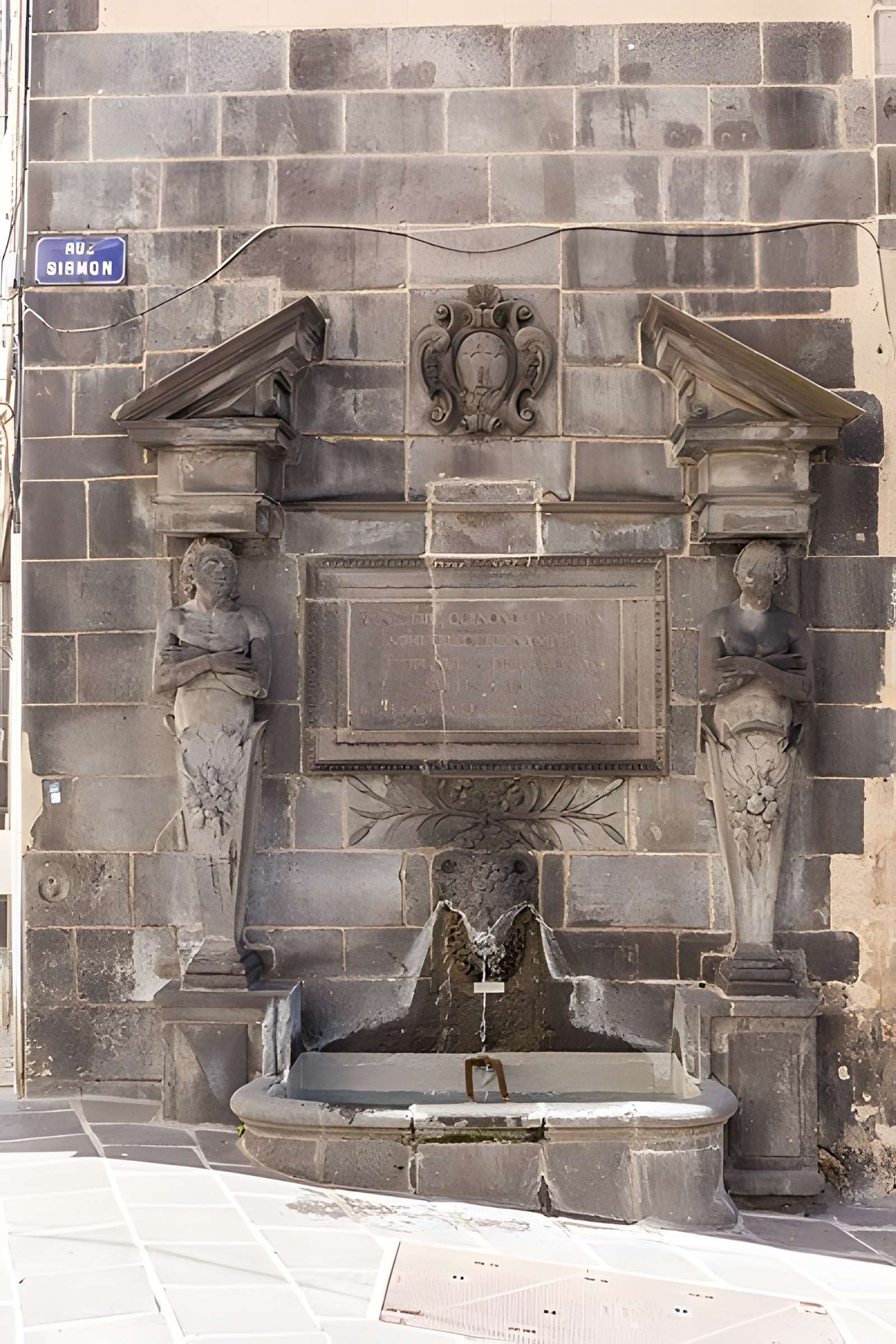Fontaine d'Adam et Ève de Riom