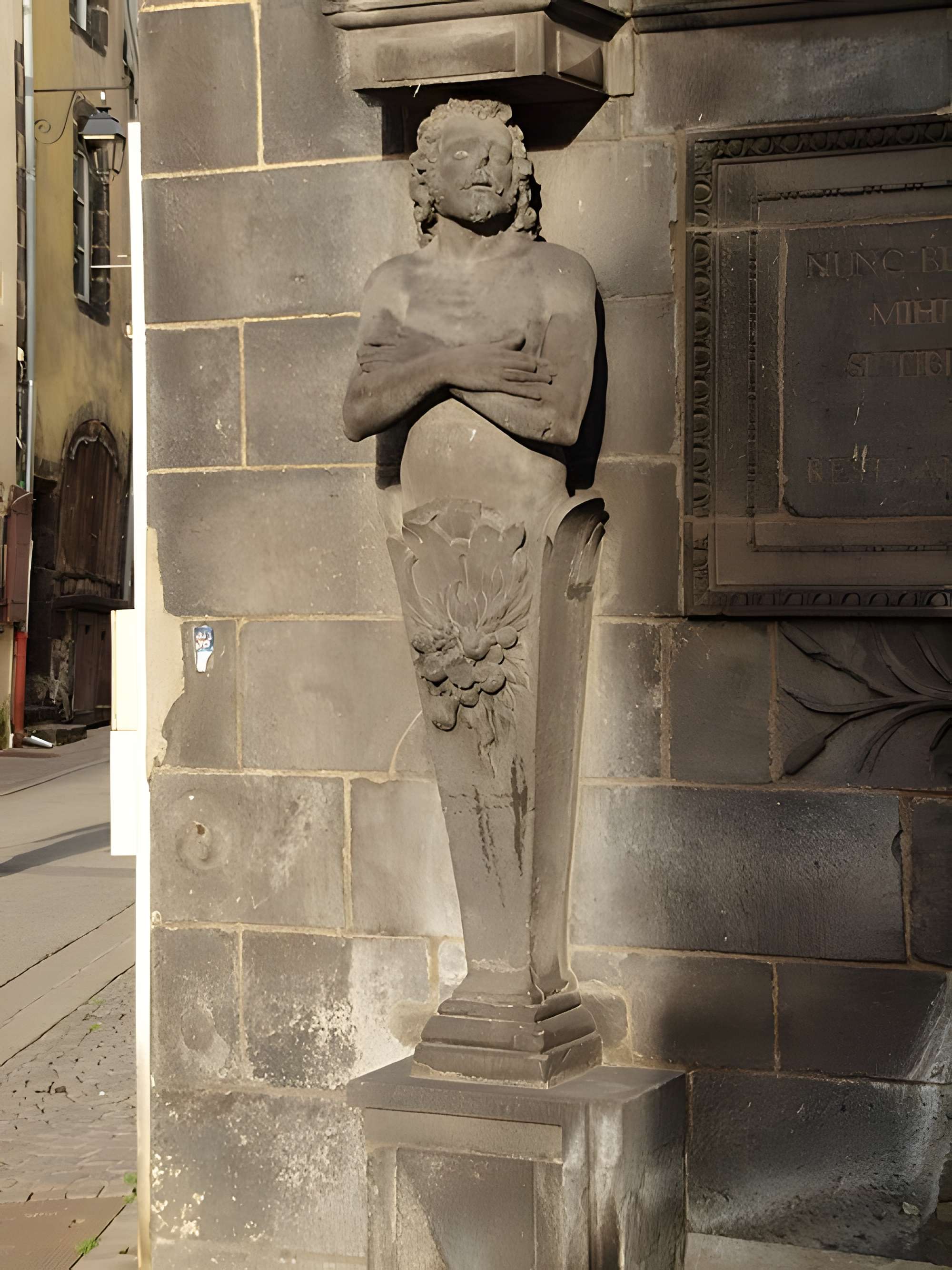 Fontaine d'Adam et Ève de Riom
