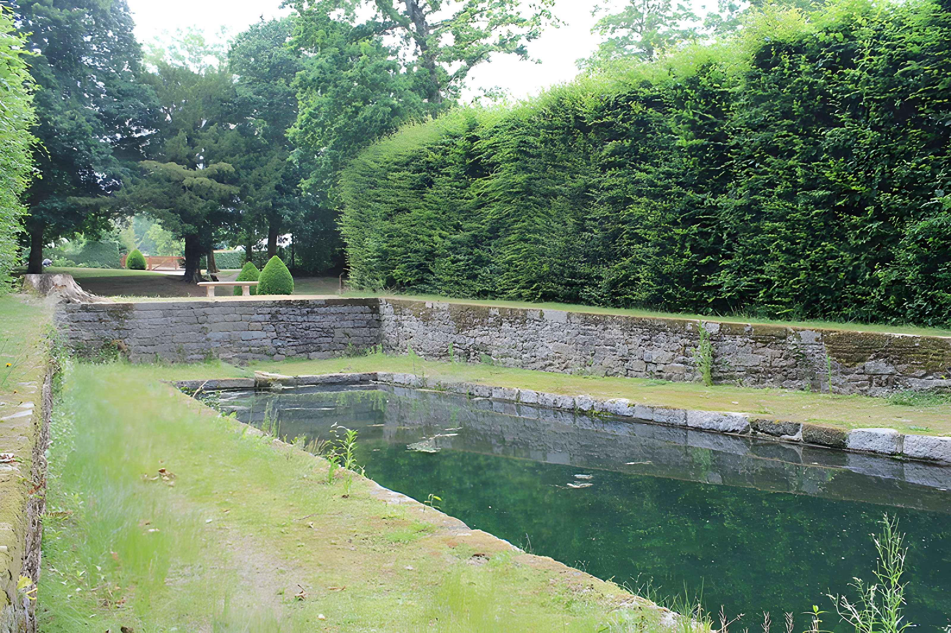 Fontaine des Carmes de Quintin