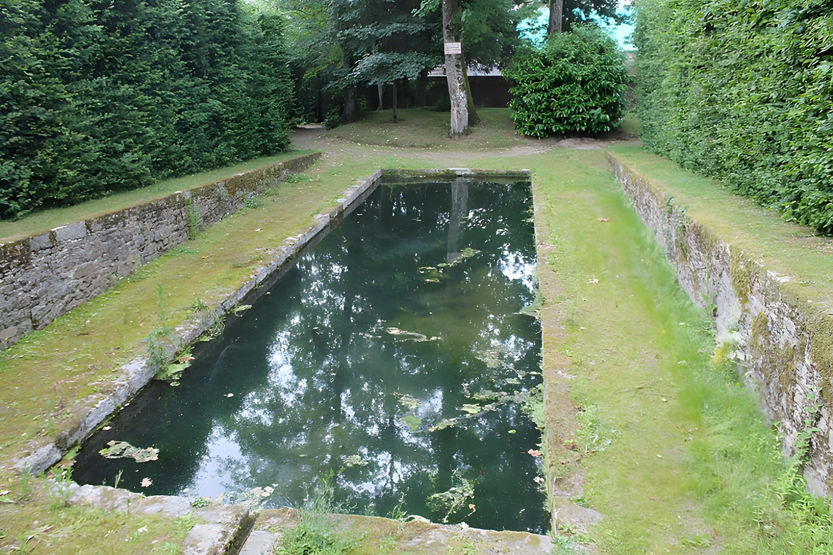 Fontaine des Carmes de Quintin