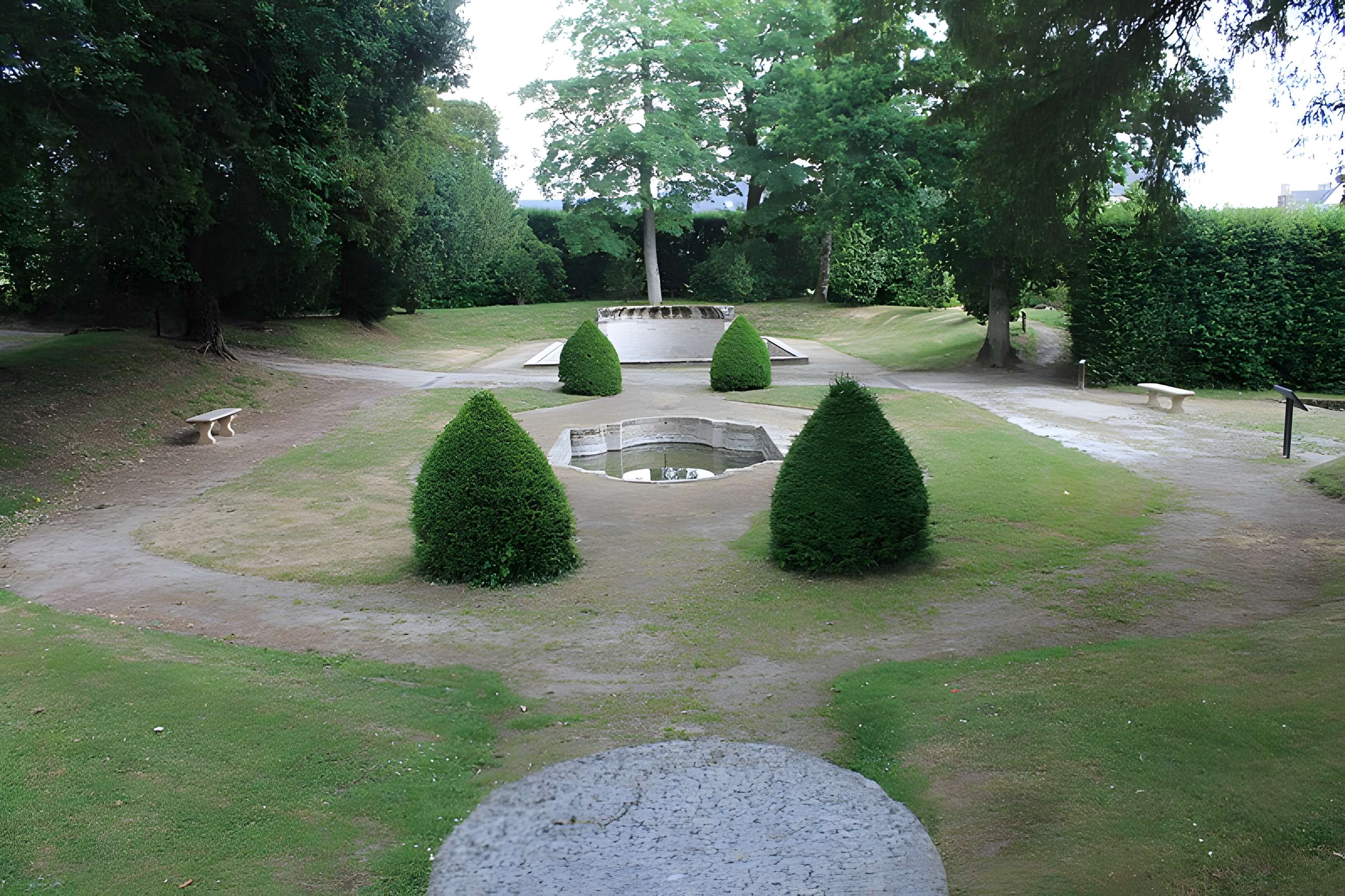 Fontaine des Carmes de Quintin