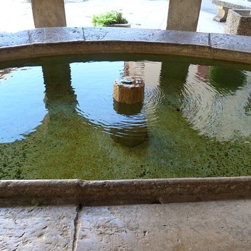 fontaine et vieux lavoir a arcades de mollans sur ouveze