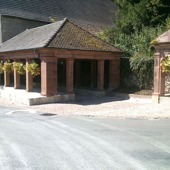 Photo de Fontaine-lavoir du château de Bourogne