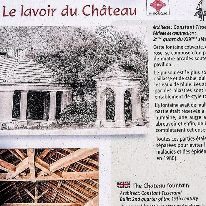 Photo de Fontaine-lavoir du château de Bourogne