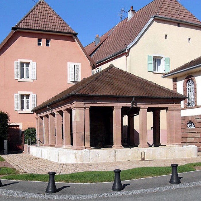 Photo de Fontaine-lavoir du corps de garde de Bourogne