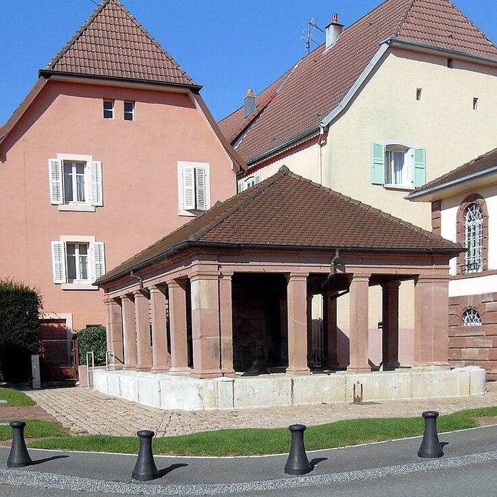 Photo de Fontaine-lavoir du corps de garde de Bourogne