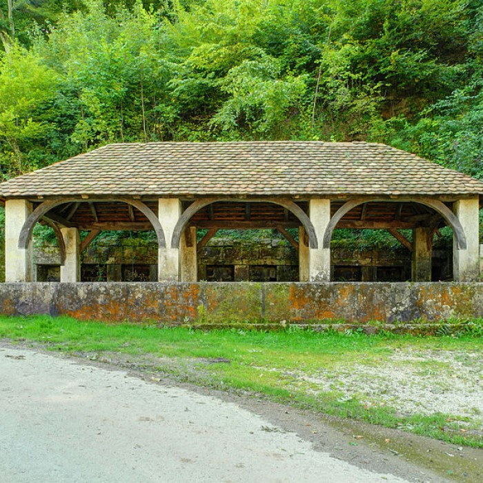 Photo de Fontaine-lavoir et abreuvoir de Saint-Dizier-lÉvêque