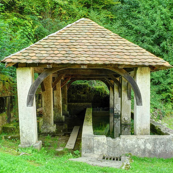 Photo de Fontaine-lavoir et abreuvoir de Saint-Dizier-lÉvêque