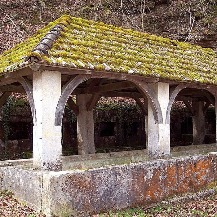 Photo de Fontaine-lavoir et abreuvoir de Saint-Dizier-lÉvêque