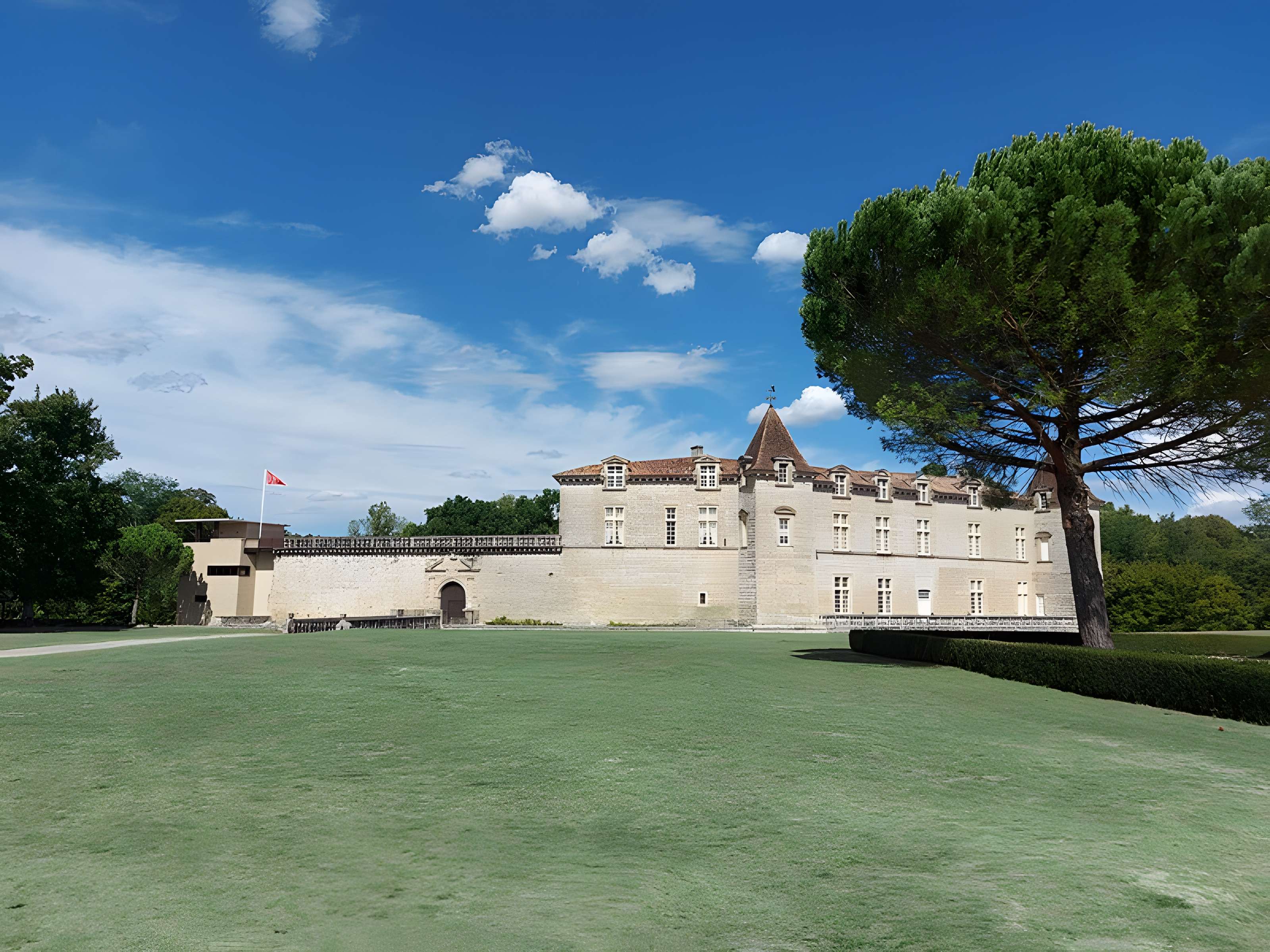 Château Royal de Cazeneuve