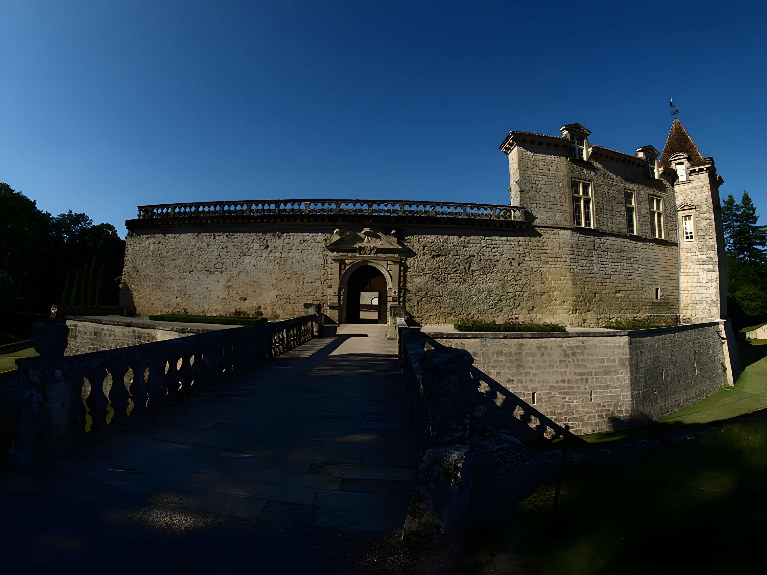 Château Royal de Cazeneuve