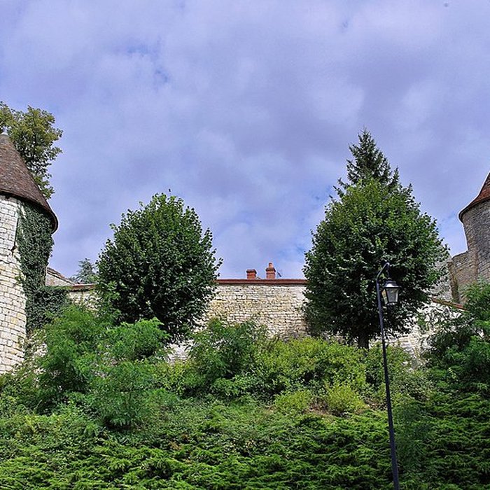 Photo de Fortifications de Dun-sur-Auron
