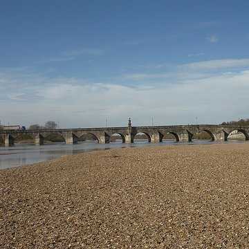 Grand pont sur la Loire de La Charité-sur-Loire