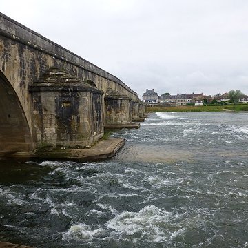 Grand pont sur la Loire de La Charité-sur-Loire