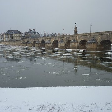 Grand pont sur la Loire de La Charité-sur-Loire
