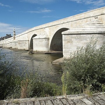 Grand pont sur la Loire de La Charité-sur-Loire