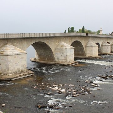 Grand pont sur la Loire de La Charité-sur-Loire
