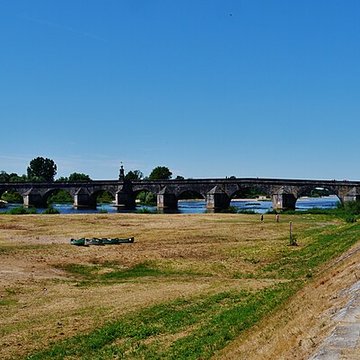 Grand pont sur la Loire de La Charité-sur-Loire