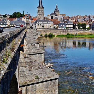 Grand pont sur la Loire de La Charité-sur-Loire