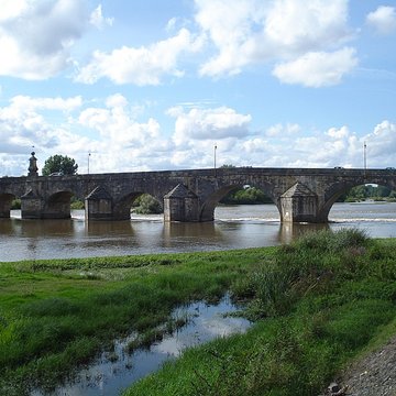 Grand pont sur la Loire de La Charité-sur-Loire