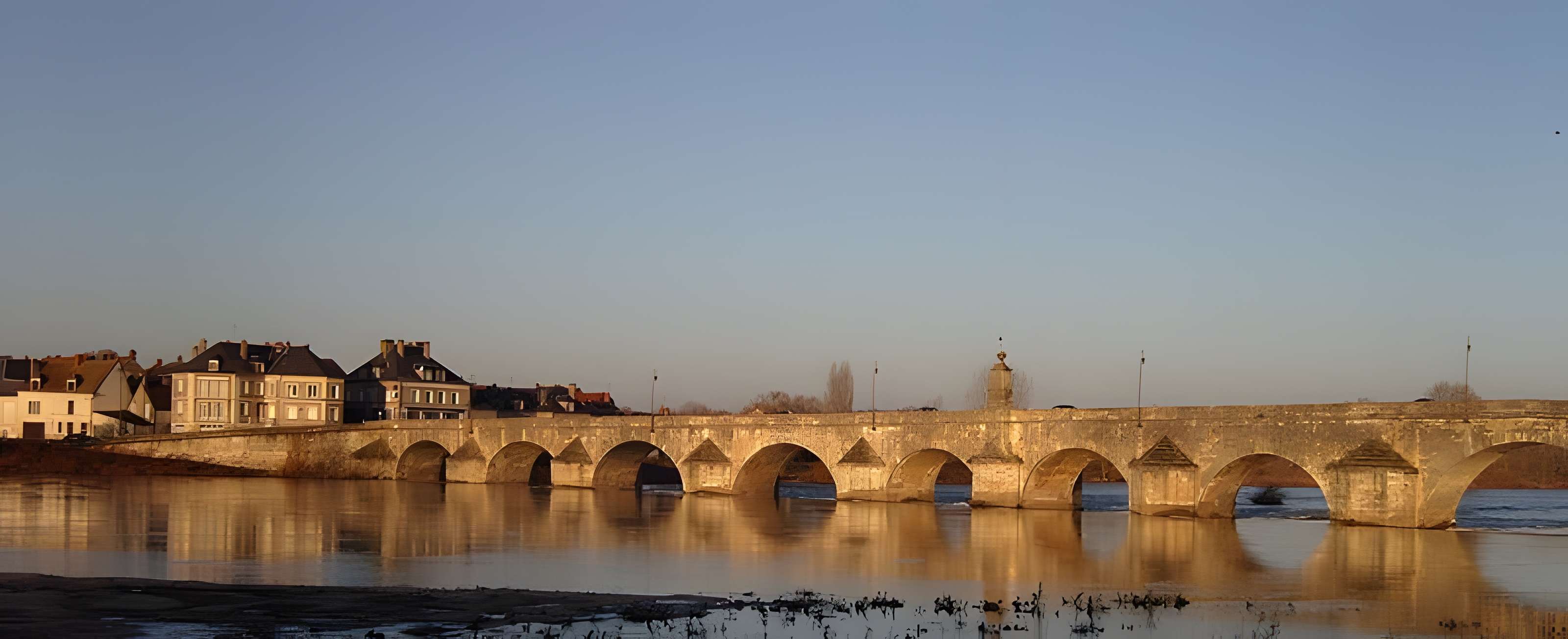 Grand pont sur la Loire de La Charité-sur-Loire 
