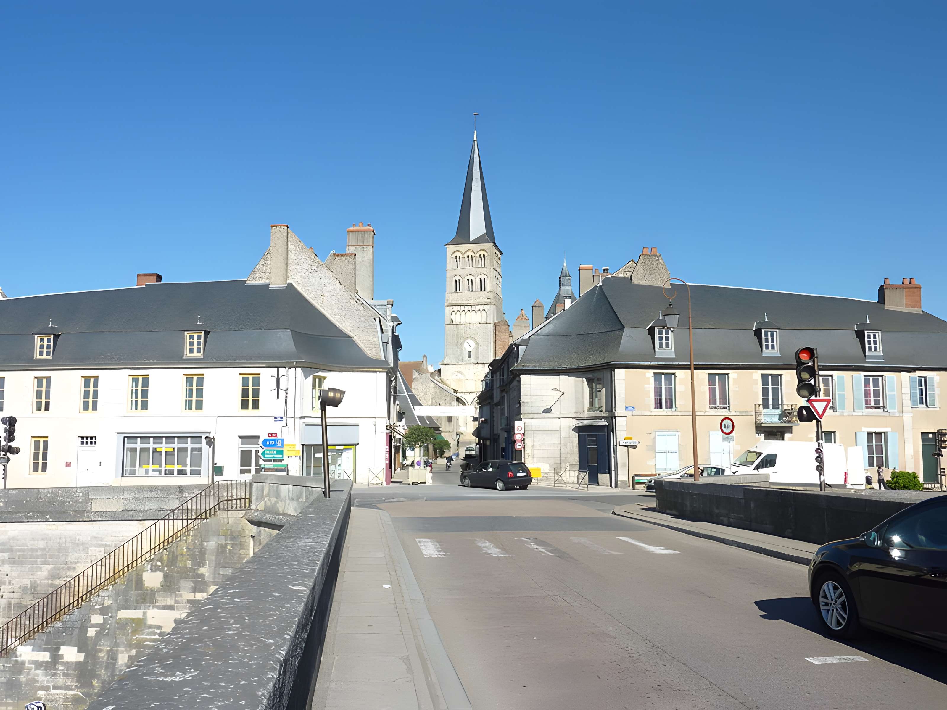 Grand pont sur la Loire de La Charité-sur-Loire