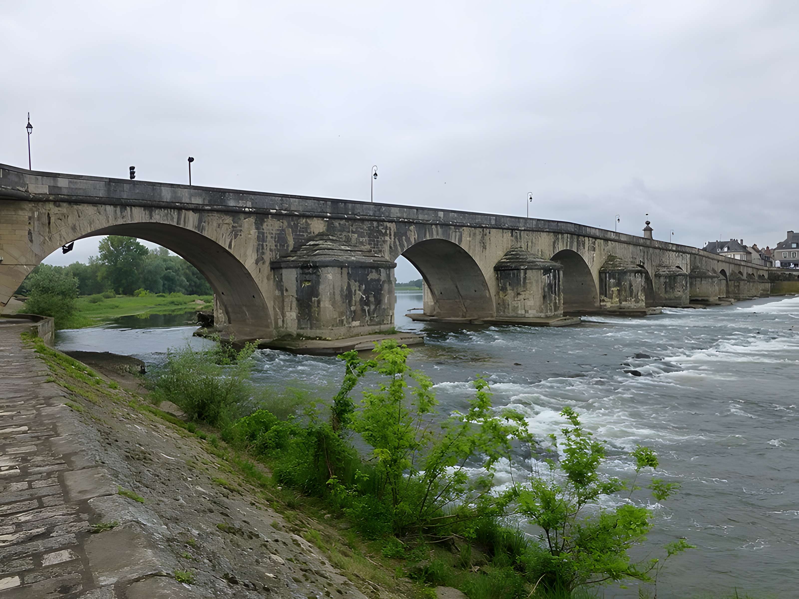 Grand pont sur la Loire de La Charité-sur-Loire