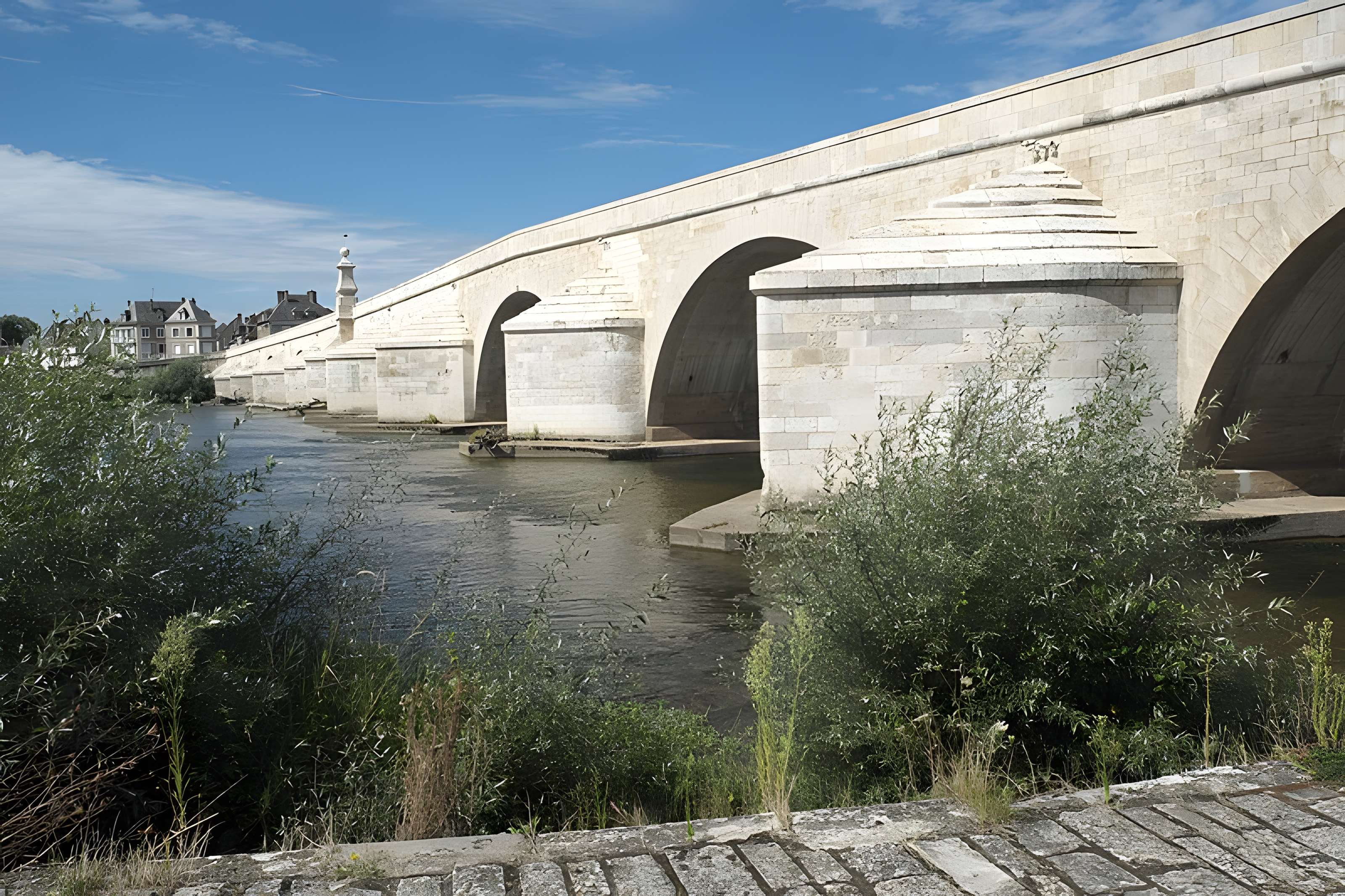 Grand pont sur la Loire de La Charité-sur-Loire