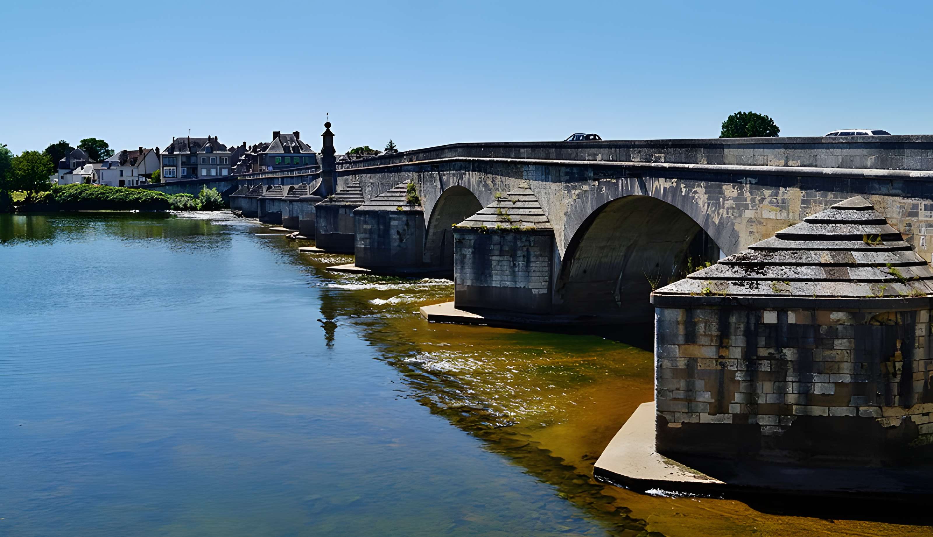 Grand pont sur la Loire de La Charité-sur-Loire