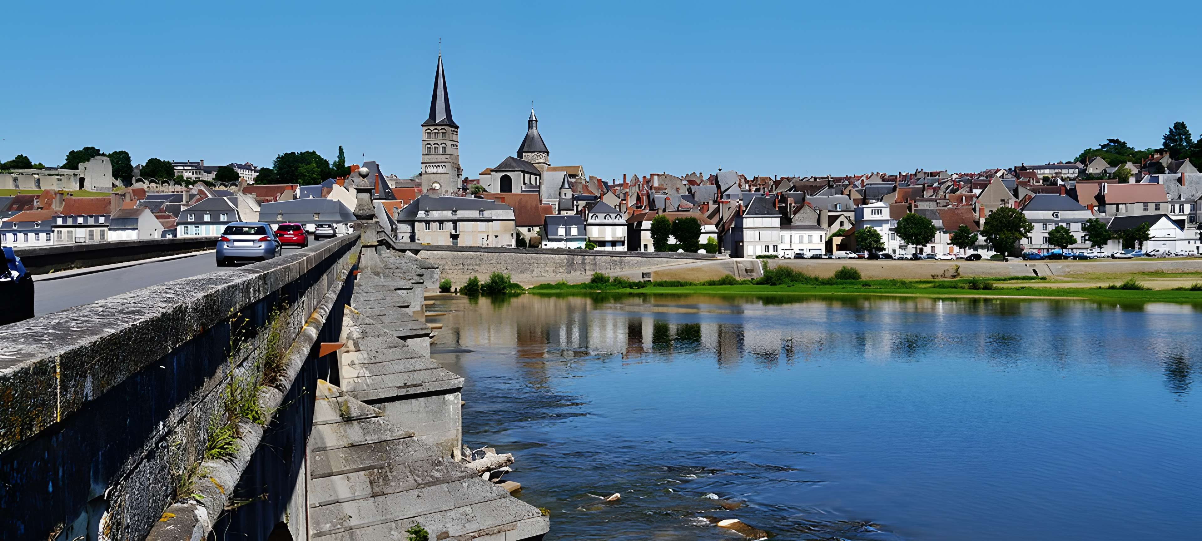 Grand pont sur la Loire de La Charité-sur-Loire